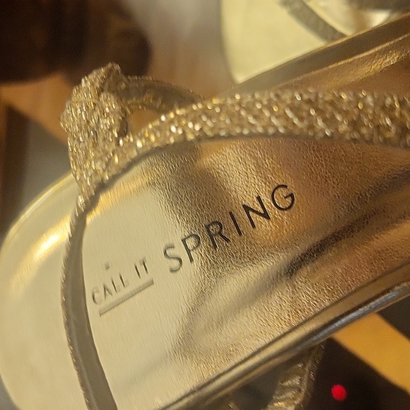 Gold shoes size 8 - Picture 6 of 8